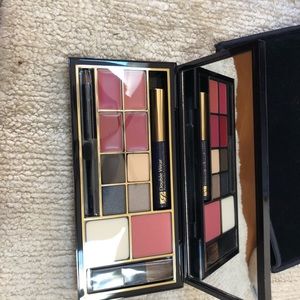 Estée Lauder make up pallet- new